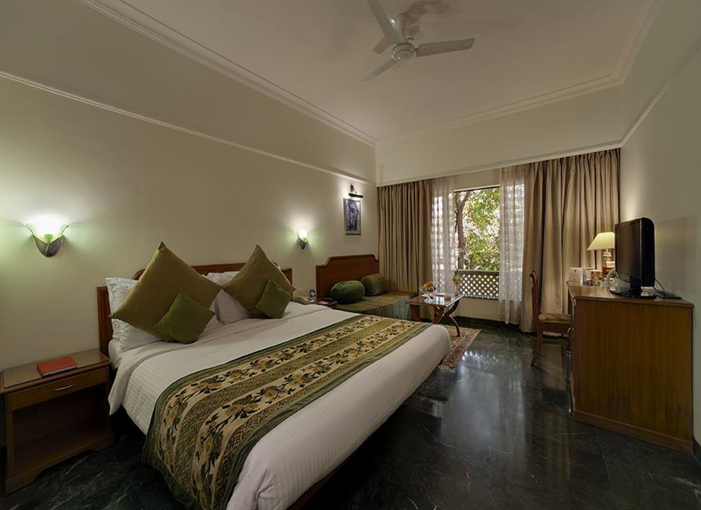 Renest Shraddha Inn - Shirdi Room photo